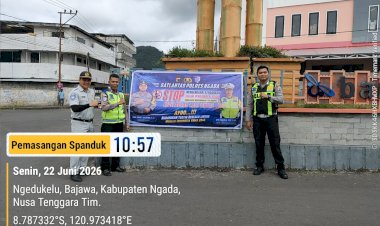 Polres-Ngada-Sosialisasikan-Tertib-Berlalu-Lintas-dan-Pasang-Spanduk-“Stop-Mengemudi-Dalam-Pengaruh-Alkohol”