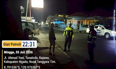 Satlantas-Polres-Ngada-Intensifkan-Patroli-Lampu-Biru,-Jaga-Keamanan-Malam-di-Kota-Bajawa