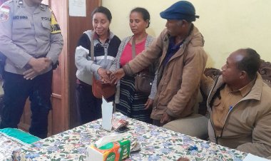 POLRES-NGADA-HADIRKAN-PROBLEM-SOLVING,-BHABINKAMTIBMAS-KELURAHAN-SUSU-FASILITASI-MEDIASI-PERMASALAHAN-WARGA-SECARA-KEKELUARGAAN