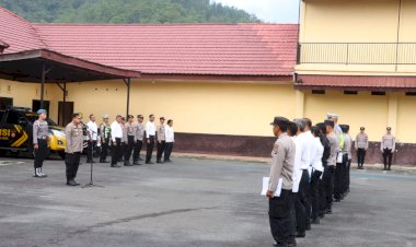 Wakapolres-Ngada-Tekankan-Peningkatan-Disiplin-dalam-Pelaksanaan-Tugas-pada-Apel-Pagi-dan-Jam-Pimpinan-‎