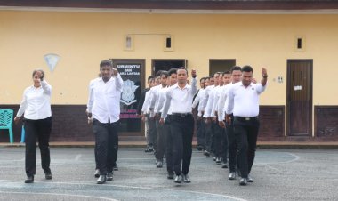 Polres-Ngada-Gelar-Latihan-PBB-Rutin-untuk-Meningkatkan-Kemampuan-dan-Disiplin-Personel