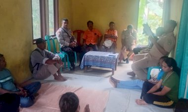 Bhabinkamtibmas-Polsek-Aimere-Sambangi-Warga,-Ajak-Jaga-Kamtibmas-Jelang-Tahapan-Pilkades