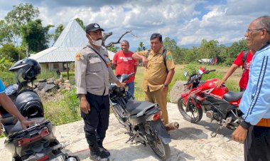 Jaga-Kamtibmas-Tetap-Kondusif,-Bhabinkamtibmas-Desa-Inelika-Intensifkan-Patroli-dan-Sambang-Warga