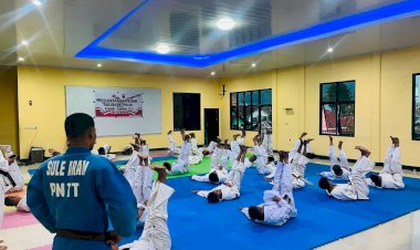 Polres-Ngada-Gelar-Ujian-Bela-Diri-Polri-bagi-Personel-sebagai-Syarat-Kenaikan-Pangkat