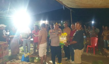 Polres-Ngada-Kolaborasi-dengan-Pemda-Ngada-Salurkan-Bantuan-Sembako-Darurat-untuk-Korban-Gempa-di-Kecamatan-Riung-‎