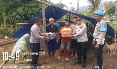 Polres-ngada-Salurkan-Bantuan-Sembako-Darurat-untuk-Warga-Desa-Wolomeze-Riung-Barat