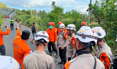 Hari-Ke-6-Pascagempa,-Polri-Terus-Bergerak:-Brimob-dan-Bantuan-Logistik-Konsisten-Dikirim-ke-NTT