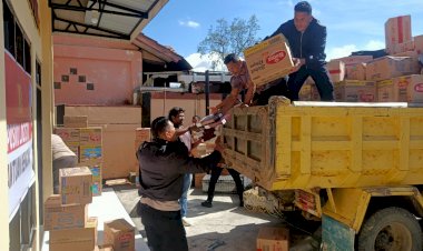 Bantuan-Logistik-Kapolri-Tiba-di-Polres-Ngada,-Siap-Disalurkan-kepada-Warga-Terdampak-Gempa