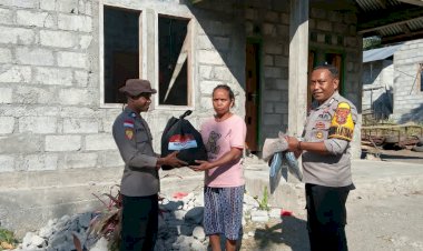 POLRI-POLRES-NGADA-HADIR-DI-TENGAH-WARGA-TERDAMPAK-GEMPA,-SALURKAN-BANTUAN-SEMBAKO-DI-BAJAWA-UTARA-‎