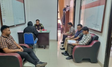 PENYIDIKAN-SELESAI,-POLRES-NGADA-SERAHKAN-TERSANGKA-PERKARA-ITE-KE-KEJAKSAAN-NEGERI-NGADA