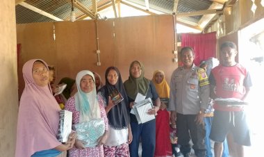 Saat-Warga-Masih-diliputi-Kecemasan,-Polri-Polres-Ngada-Hadir-membawa-Kepedulian-di-Desa-Wate
