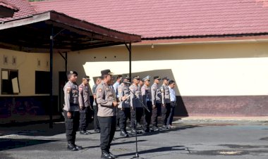 Pimpin-Apel-Perdana,-Wakapolres-Ngada-Tekankan-Pentingnya-Bergandengan-Tangan-dan-Profesionalisme-dalam-Pelaksanaan-Tugas