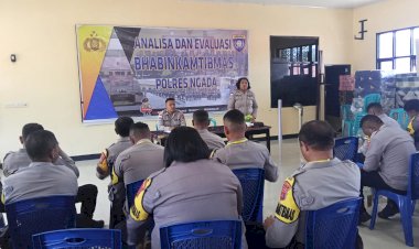 Anev-Bhabinkamtibmas,-Polres-Ngada-Perkuat-Kinerja-dan-Kesiapan-Jelang-Pilkades-‎