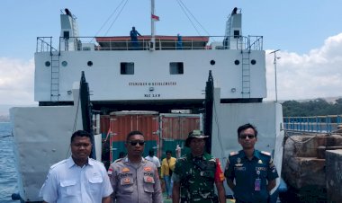 POLSEK-AIMERE-POLRES-NGADA-PASTIKAN-AKTIVITAS-PELABUHAN-AIMERE-BERLANGSUNG-AMAN,-BONGKAR-MUAT-DAN-KEBERANGKATAN-KAPAL-LANCAR-‎