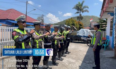 Patroli-Humanis-Satlantas-Polres-Ngada-Jaga-Keselamatan-Pengguna-Jalan-di-Bajawa