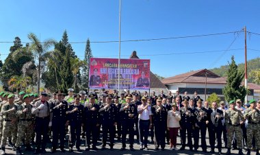 Pimpin-Upacara-Hari-Kesaktian-Pancasila,-Kapolres-Ngada-Tegaskan-Pentingnya-Menjaga-Persatuan-dan-Mengamalkan-Nilai-Pancasila