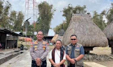 Lestarikan-Warisan-Leluhur,-Kapolres-Ngada-Hadiri-Ritual-Ngadhu-Kampung-Adat-Langa-Bersama-Bupati-dan-Brigjen-TNI-Agus-Setiawan-‎