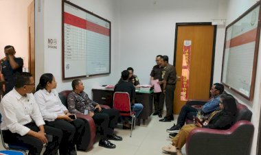Polres-Ngada-Serahkan-Tersangka-dan-Barang-Bukti-Perkara-Persetubuhan-Anak-kepada-Kejaksaan-Negeri-Ngada