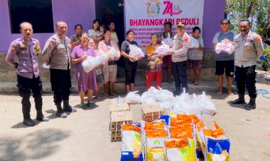 PEDULI-KORBAN-GEMPA-BUMI-FLORES,-POLSEK-AIMERE-SALURKAN-BANTUAN-SEMBAKO-DAN-PERLENGKAPAN-SEKOLAH-‎
