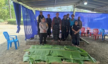 POLSEK-GOLEWA-DAMPINGI-PENYELESAIAN-MASALAH-MELALUI-RITUAL-ADAT-ZIO-MILO-RASI-ZIA-NUA-LATE-DI-KAMPUNG-LATE