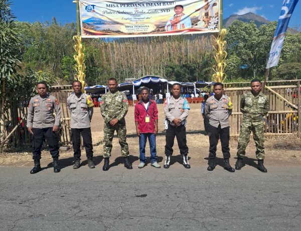 POLSEK SOA AMANKAN MISA PERDANA IMAM BARU RP. SABINUS BAKE LADO, SVD, DI BAJAWA UTARA, BERLANGSUNG AMAN DAN KHIDMAT ‎