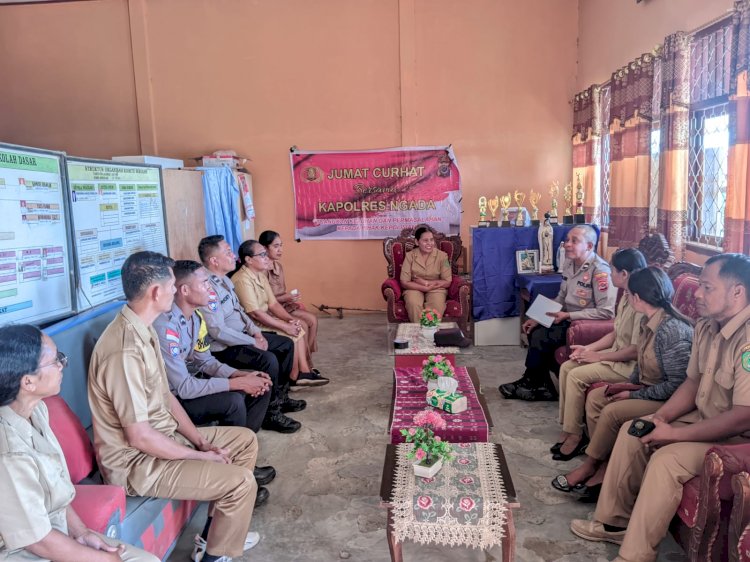Perkuat Kemitraan Polri dan Masyarakat, Sat Binmas Polres Ngada Gelar Jumat Curhat di SDI Tarawali