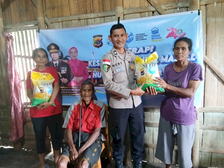 Polres Ngada gelar Baksos dan Terapi Kesehatan Mental USEFT untuk Warga di Desa Wogo 