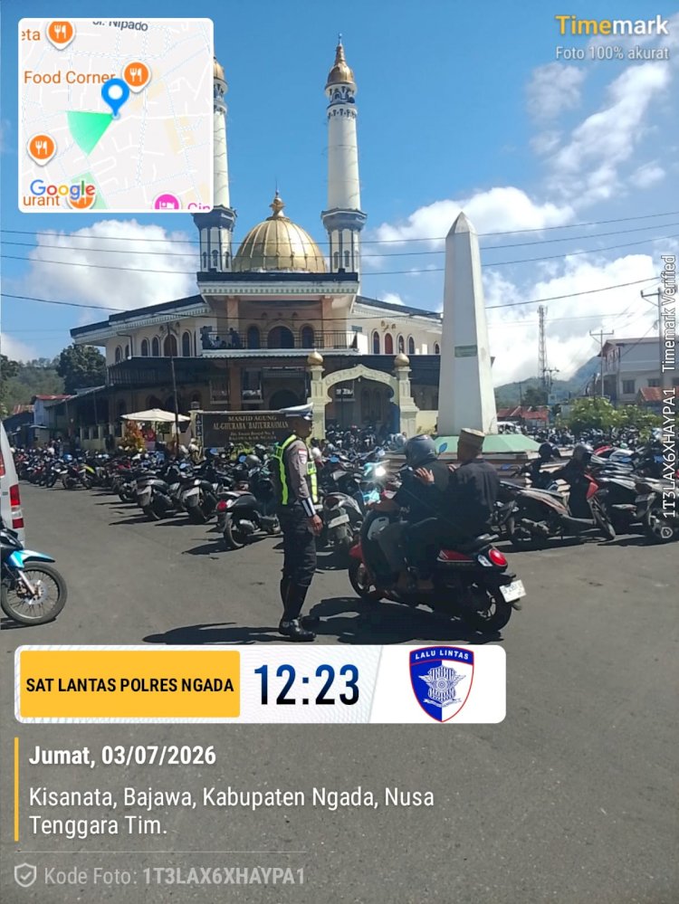 Wujudkan Jamaah Beribadah dengan Aman dan Nyaman, Satlantas Polres Ngada Amankan Arus Lalu Lintas Saat Salat Jumat