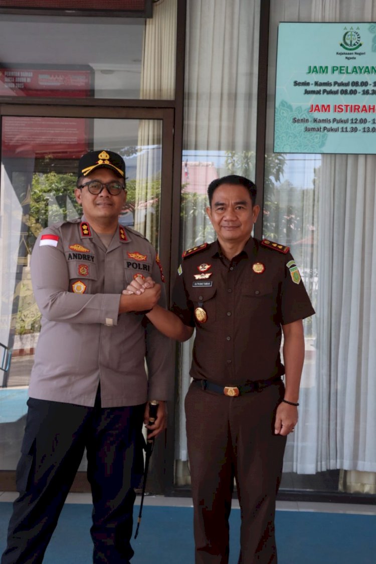 Perkuat Sinergi Penegakan Hukum, Kapolres Ngada Bersilaturahmi ke Kejaksaan Negeri Ngada