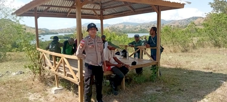 POLRES NGADA PERKUAT PENGAMANAN KAWASAN KONSERVASI TWAL 17 PULAU RIUNG MELALUI PATROLI TERPADU ‎