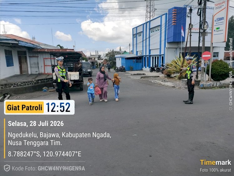PATROLI DAN PENGATURAN SATLANTAS POLRES NGADA WUJUDKAN KAMSELTIBCARLANTAS KONDUSIF DI KOTA BAJAWA
