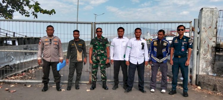 Polsek Aimere Amankan Kelancaran Bongkar Muat KMP Cakalang II di Pelabuhan Laut Aimere