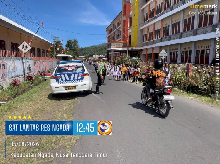 SATLANTAS POLRES NGADA MENINGKATKAN PATROLI DAN PENGATURAN LALU LINTAS DI KOTA BAJAWA