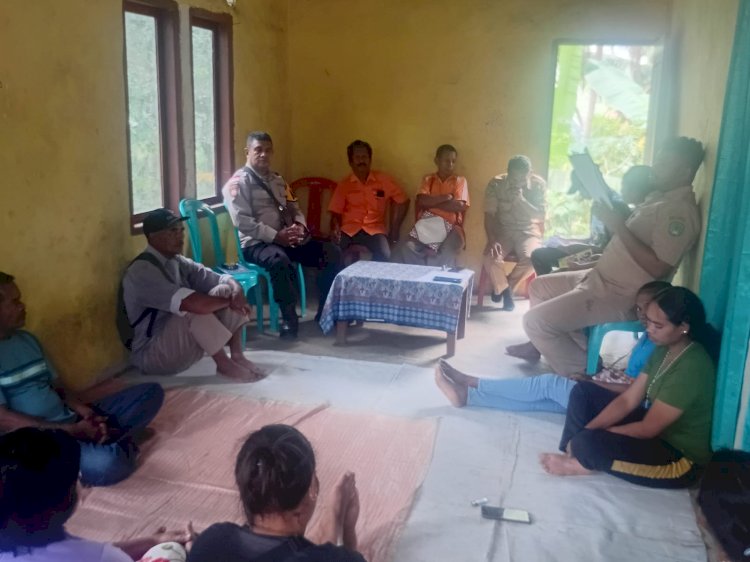 Bhabinkamtibmas Polsek Aimere Sambangi Warga, Ajak Jaga Kamtibmas Jelang Tahapan Pilkades