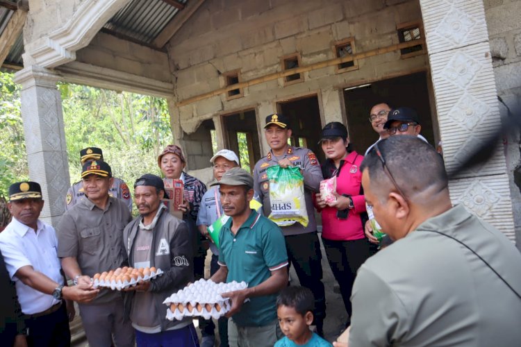 Sinergitas Polres Ngada, Pemkab dan Forkopimda Salurkan Bantuan bagi Warga Terdampak Gempa di Bajawa