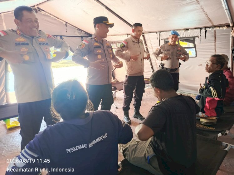 Kapolres Ngada Hadirkan Trauma Healing bagi Pengungsi Pascagempa di Riung
