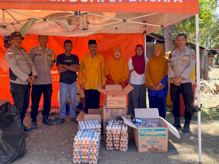 Ditengah Tenda Pengungsian, Kepedulian Hadir untuk Warga Terdampak Gempa ‎Polri Polres Ngada Salurkan Bantuan di Riung