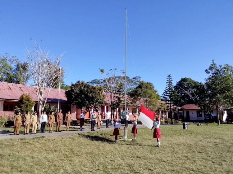 UPACARA BENDERA, POLRES NGADA TANAMKAN DISIPLIN DAN KARAKTER SEJAK DINI