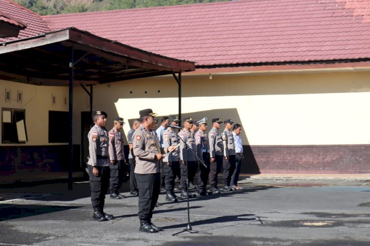 Pimpin Apel Perdana, Wakapolres Ngada Tekankan Pentingnya Bergandengan Tangan dan Profesionalisme dalam Pelaksanaan Tugas