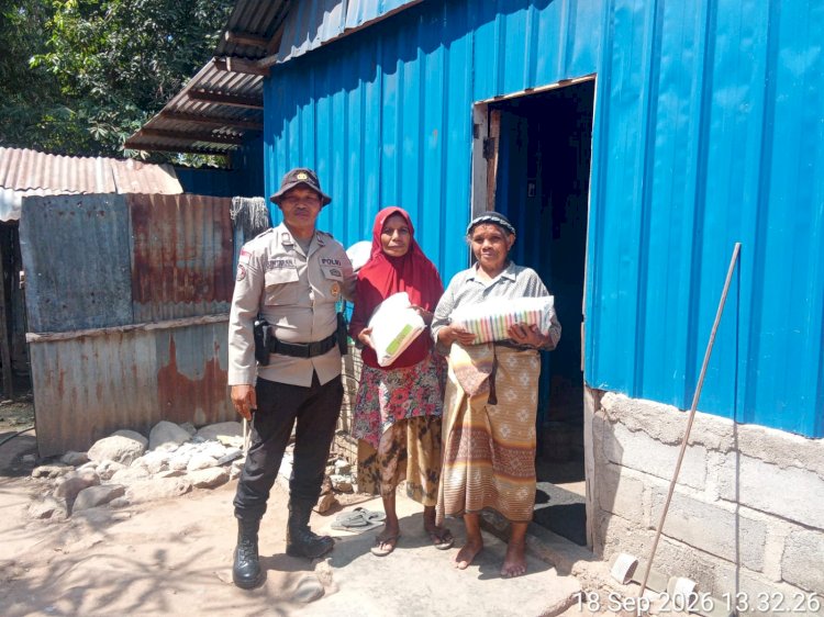 Polsek Riung Polres Ngada Salurkan Bantuan Kemanusiaan bagi Warga Terdampak Gempa