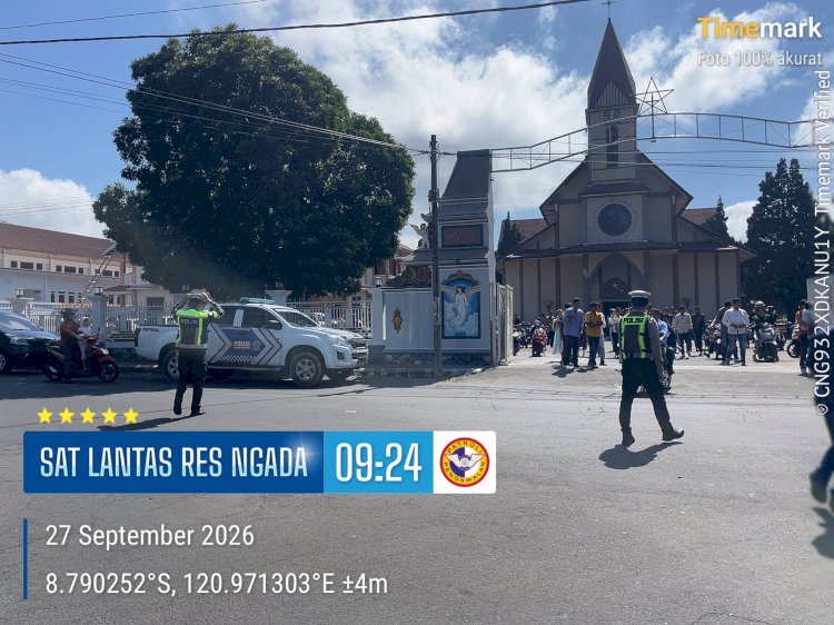 Amankan Misa Minggu, Satlantas Polres Ngada Hadir Pastikan Ibadah Umat Berjalan Aman dan Lancar