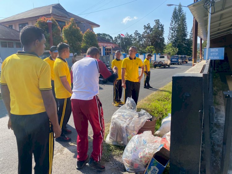 Jaga Kebersihan dan Kenyamanan Mako, Polres Ngada Gelar Kerja Bakti Bersama