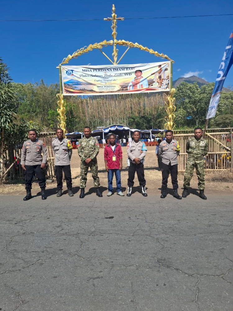 POLSEK SOA AMANKAN MISA PERDANA IMAM BARU RP. SABINUS BAKE LADO, SVD, DI BAJAWA UTARA, BERLANGSUNG AMAN DAN KHIDMAT ‎