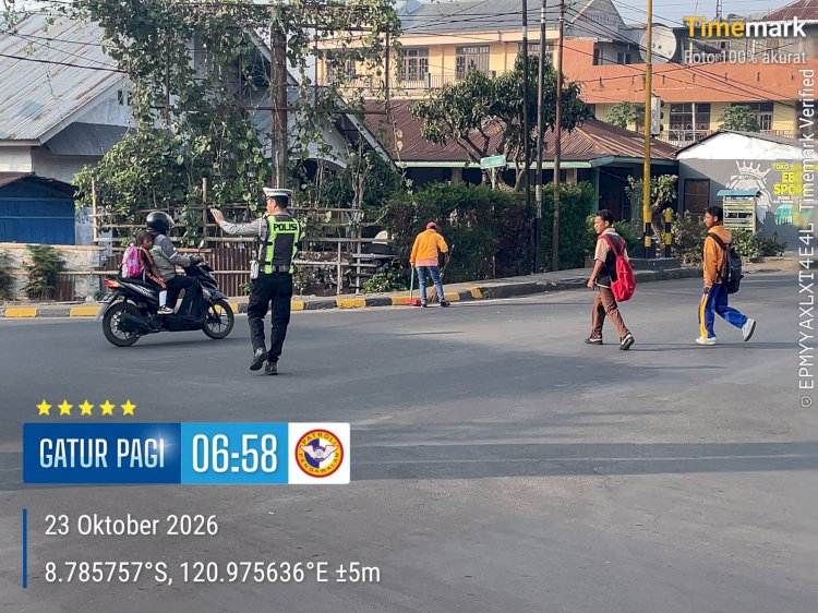 CEGAH KEMACETAN DAN WUJUDKAN KESELAMATAN, SATLANTAS POLRES NGADA GENCARKAN PENGATURAN PAGI DI KOTA BAJAWA